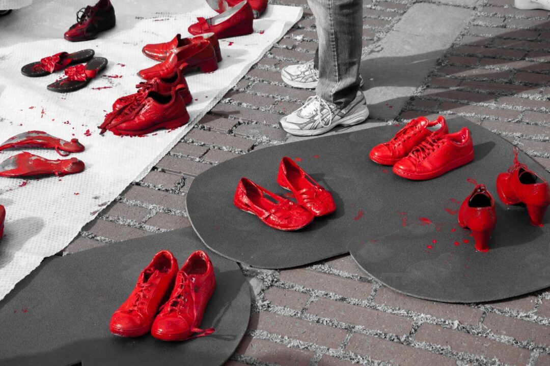 Scarpe Rosse, perché sono il simbolo contro la violenza sulle donne