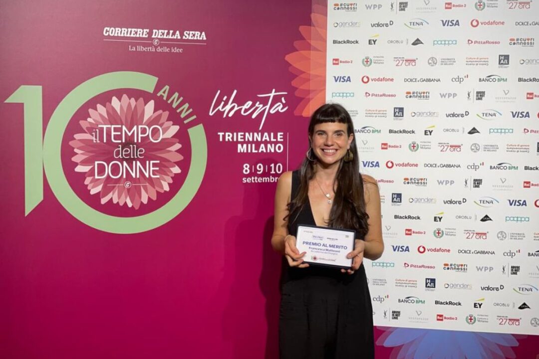 Francesca Matteoni Vince il Premio She’s Next di Visa: Rivoluziona l'Arte con un'Accademia Accessibile a Tutti